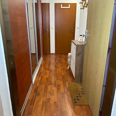 Cozy With Balcony Seating, 9th Floor, Parking アパート ブラチスラヴァ