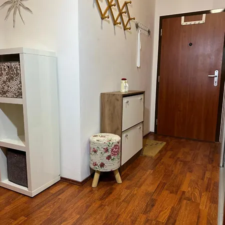 Cozy With Balcony Seating, 9th Floor, Parking * ブラチスラヴァ