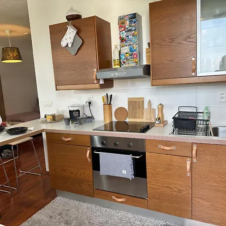 Cozy With Balcony Seating, 9th Floor, Parking * ブラチスラヴァ