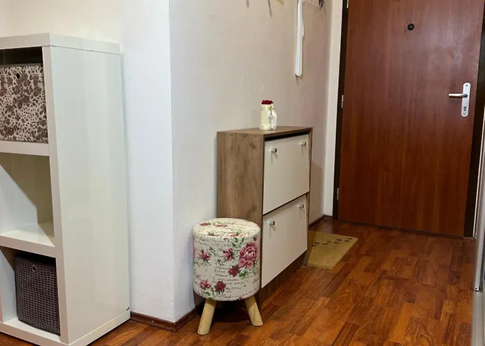 Cozy With Balcony Seating, 9th Floor, Parking * Братислава