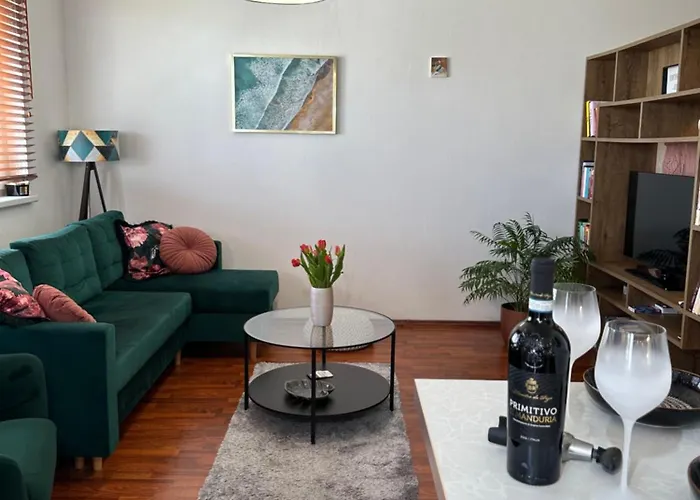 Апартаменты Cozy With Balcony Seating, 9th Floor, Parking Братислава