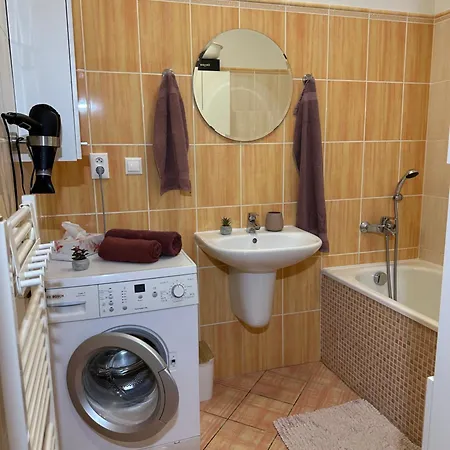 Appartement Cozy With Balcony Seating, 9th Floor, Parking